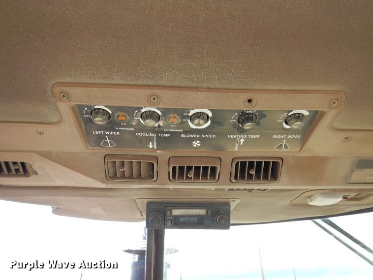 image for item DR1255 1985 John Deere 4850  MFWD tractor