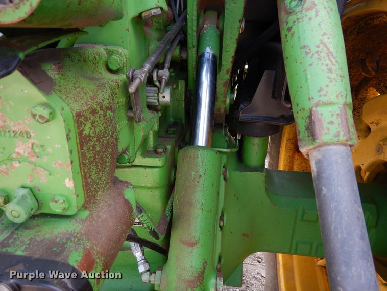 image for item DR1255 1985 John Deere 4850  MFWD tractor