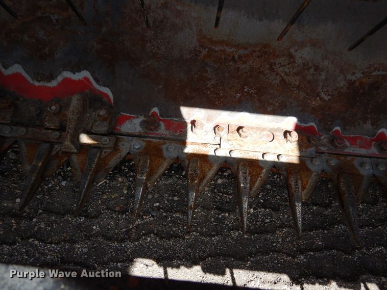 image for item DR1256 2016 Massey Ferguson WR9840  windrower