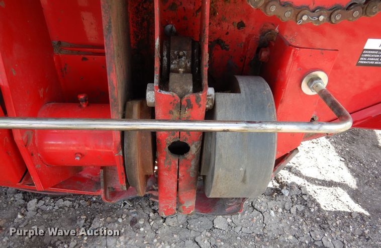 image for item DR1256 2016 Massey Ferguson WR9840  windrower