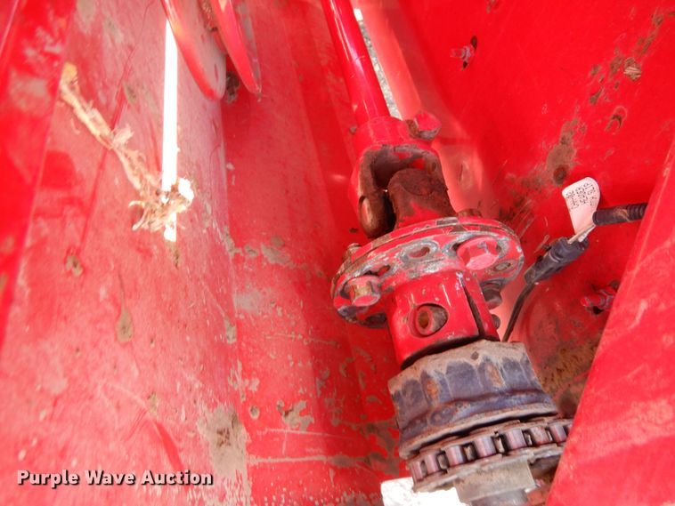 image for item DR1256 2016 Massey Ferguson WR9840  windrower