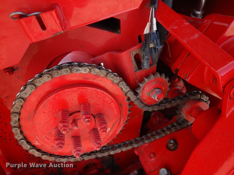 image for item DR1256 2016 Massey Ferguson WR9840  windrower