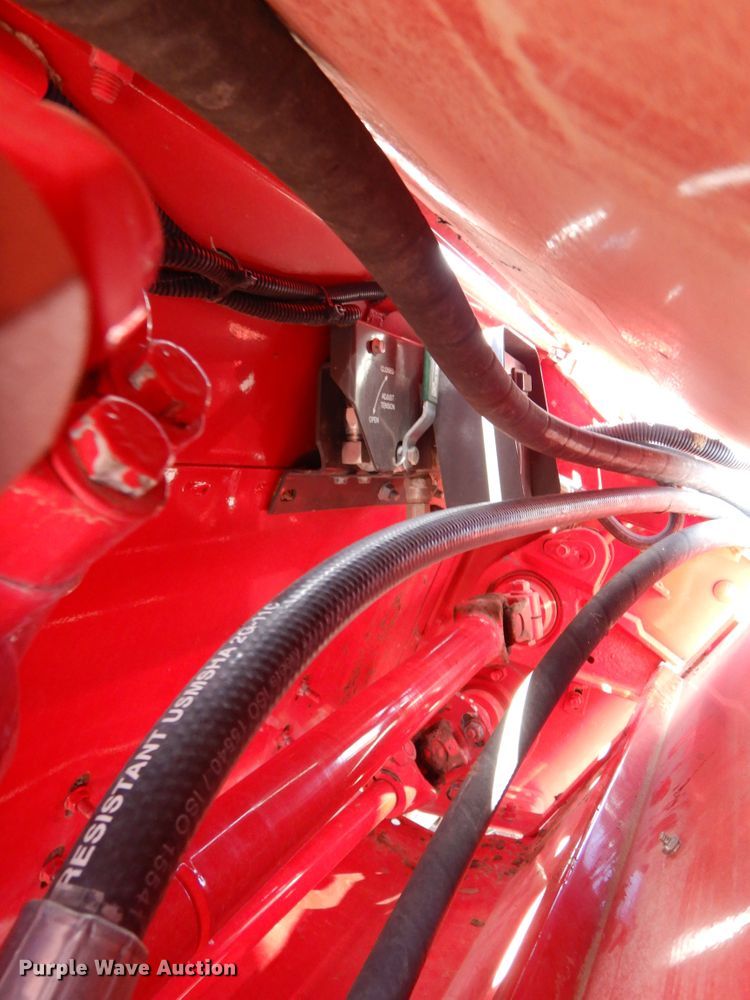 image for item DR1256 2016 Massey Ferguson WR9840  windrower