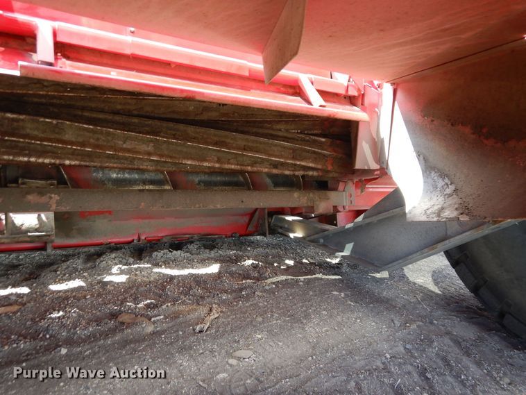 image for item DR1256 2016 Massey Ferguson WR9840  windrower