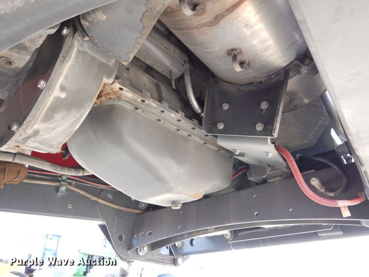 image for item DR1256 2016 Massey Ferguson WR9840  windrower