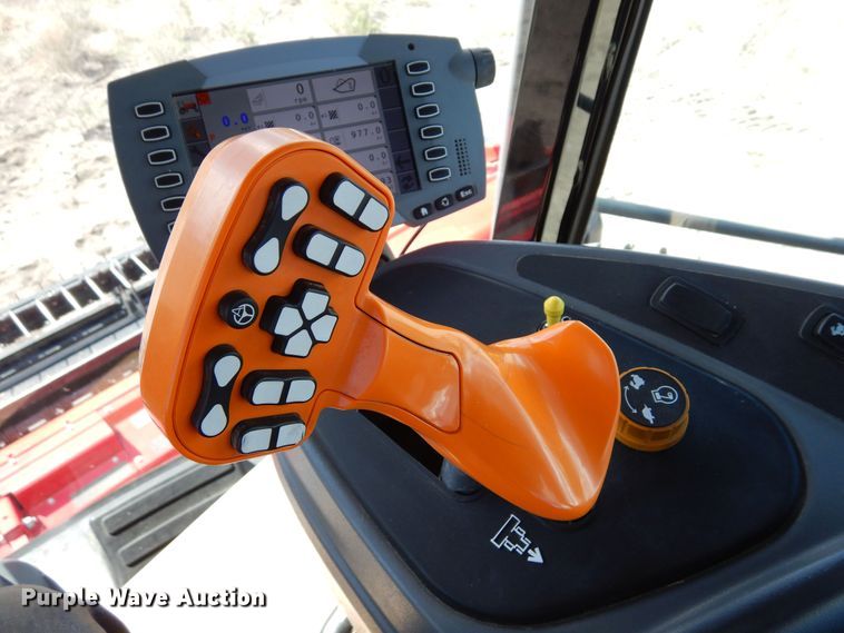 image for item DR1256 2016 Massey Ferguson WR9840  windrower