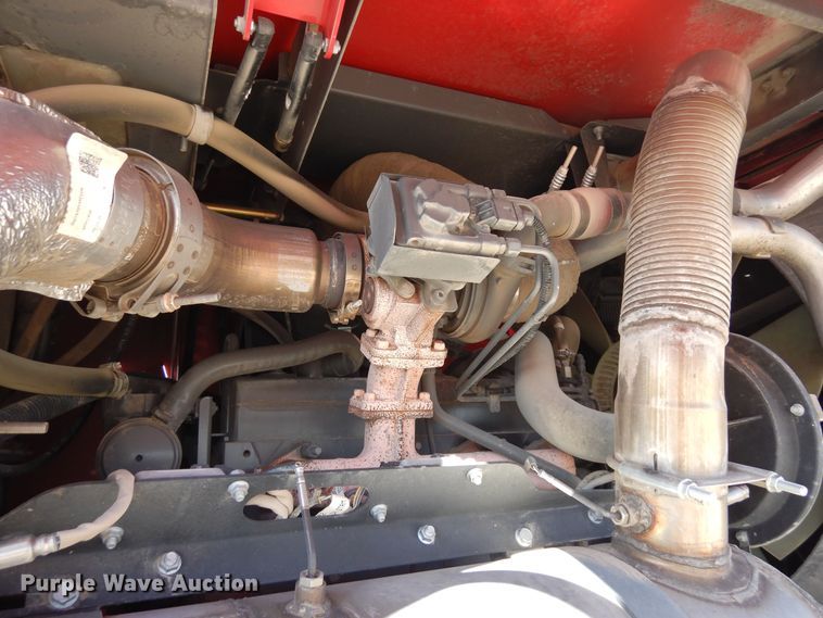 image for item DR1256 2016 Massey Ferguson WR9840  windrower