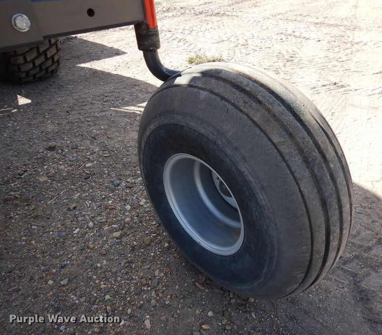 image for item DR1256 2016 Massey Ferguson WR9840  windrower