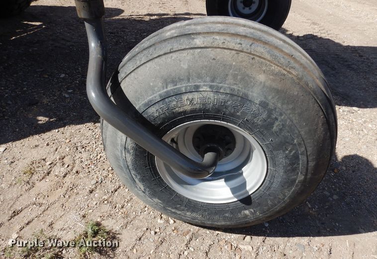 image for item DR1256 2016 Massey Ferguson WR9840  windrower