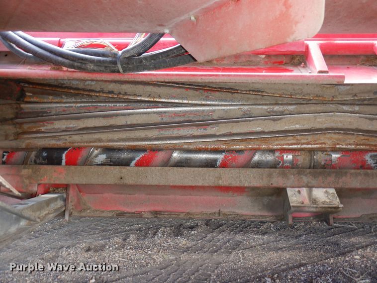 image for item DR1257 2016 Massey Ferguson WR9840  windrower