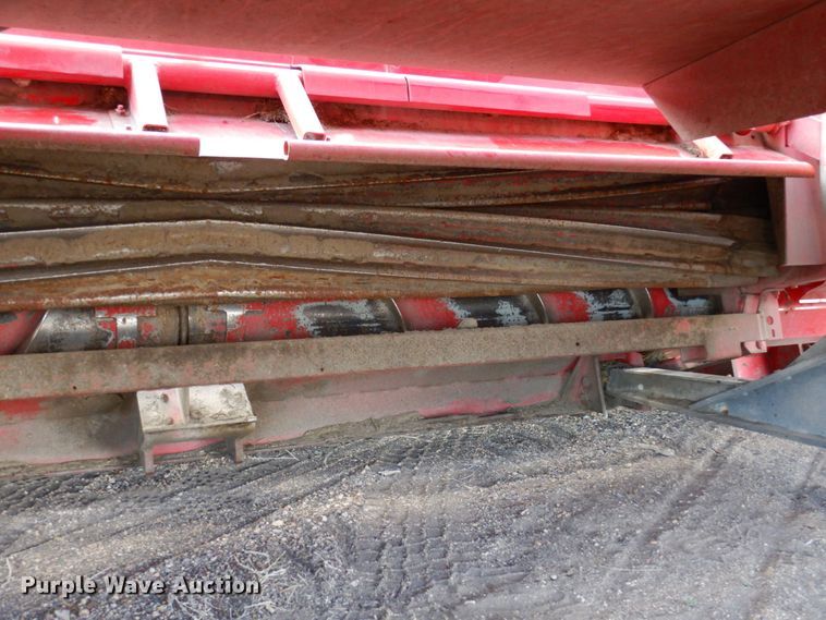 image for item DR1257 2016 Massey Ferguson WR9840  windrower