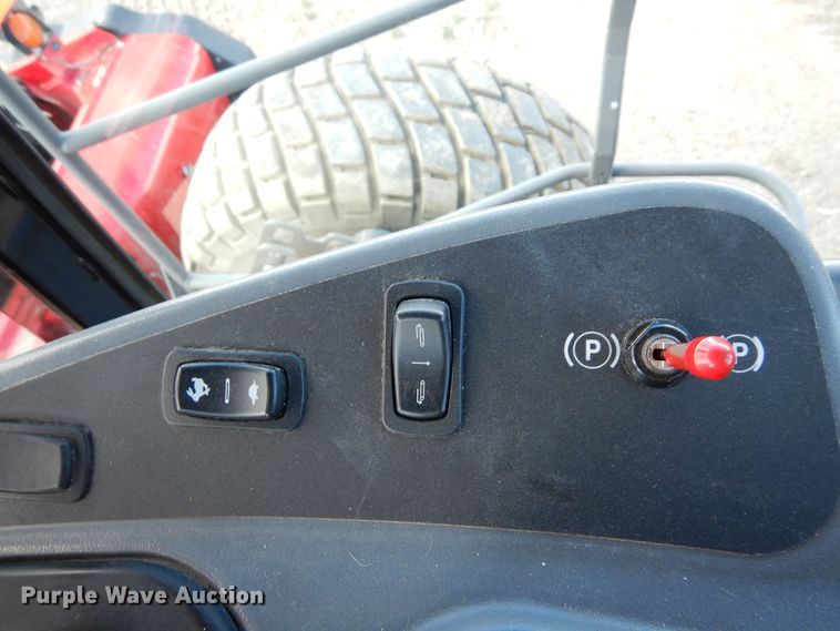 image for item DR1257 2016 Massey Ferguson WR9840  windrower