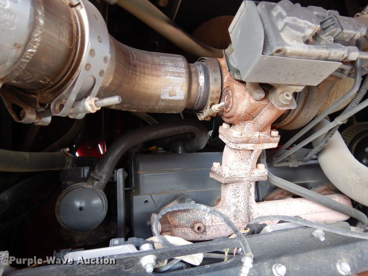 image for item DR1257 2016 Massey Ferguson WR9840  windrower