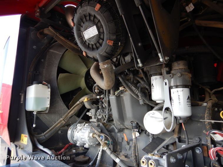 image for item DR1257 2016 Massey Ferguson WR9840  windrower