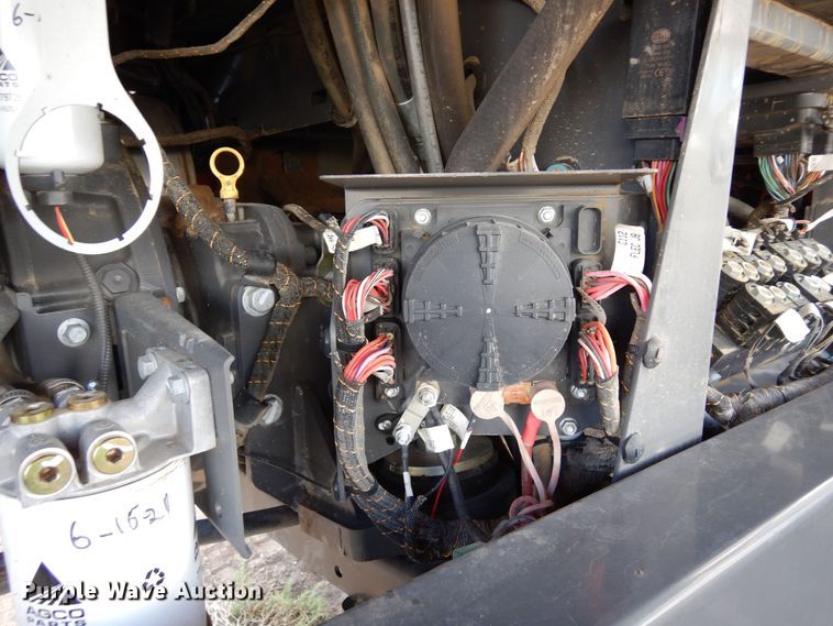 image for item DR1257 2016 Massey Ferguson WR9840  windrower