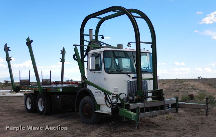 image for item DR1260 White GMC  bale stacker