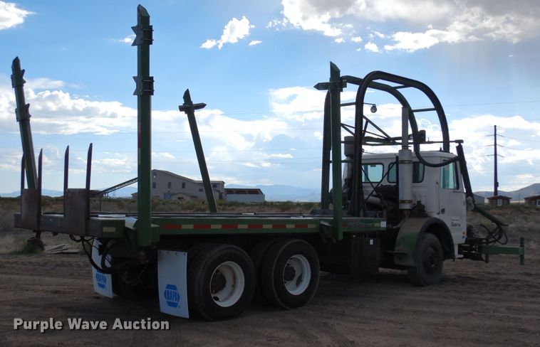 image for item DR1260 White GMC  bale stacker