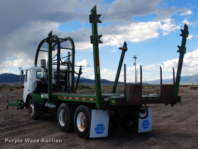 image for item DR1260 White GMC  bale stacker