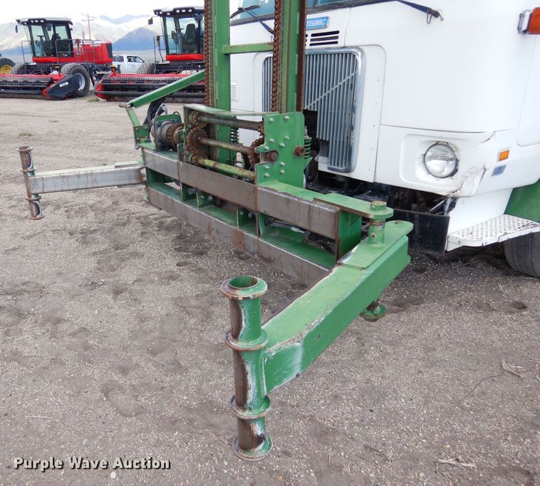 image for item DR1260 White GMC  bale stacker