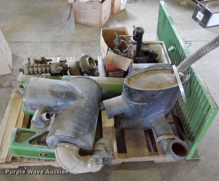 image for item DR1265 1994 John Deere 4960  MFWD tractor