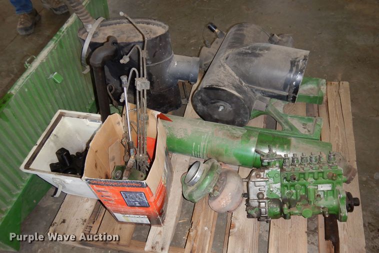 image for item DR1265 1994 John Deere 4960  MFWD tractor