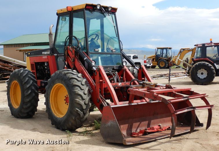 image for item DR1272 1985 Versatile 256 bi-directional tractor