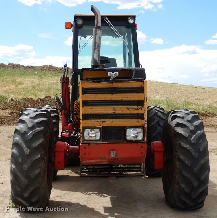 image for item DR1272 1985 Versatile 256 bi-directional tractor