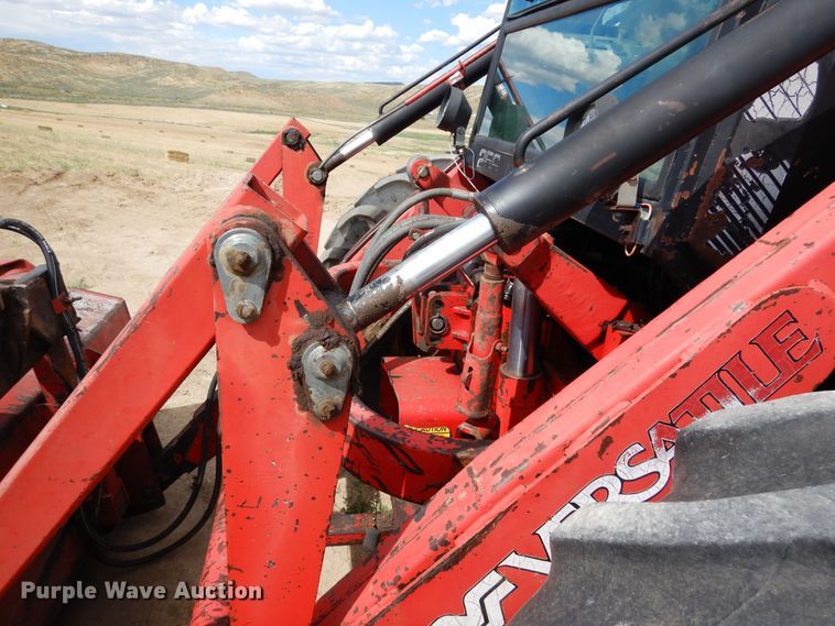 image for item DR1272 1985 Versatile 256 bi-directional tractor