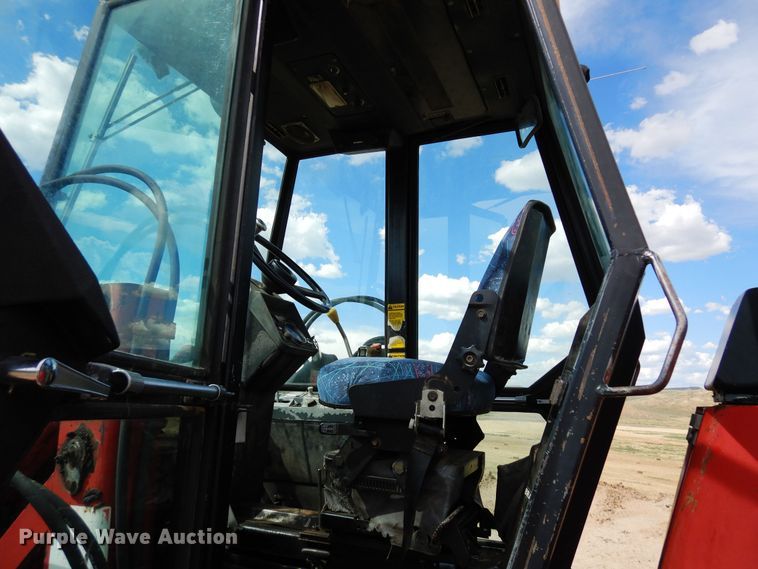 image for item DR1272 1985 Versatile 256 bi-directional tractor