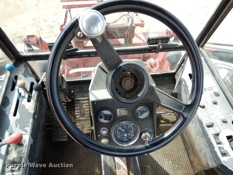 image for item DR1272 1985 Versatile 256 bi-directional tractor