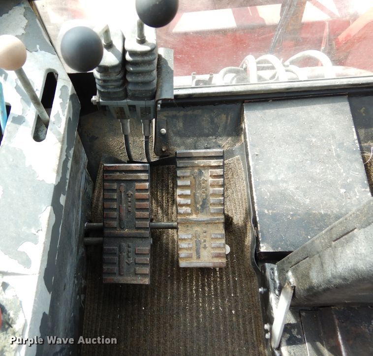 image for item DR1272 1985 Versatile 256 bi-directional tractor