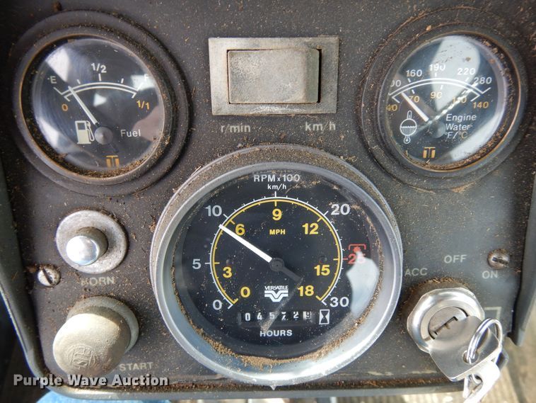 image for item DR1272 1985 Versatile 256 bi-directional tractor