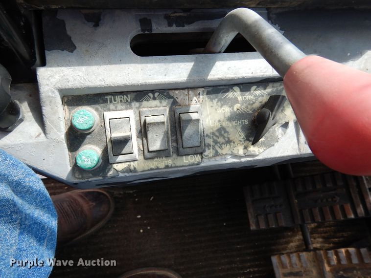 image for item DR1272 1985 Versatile 256 bi-directional tractor