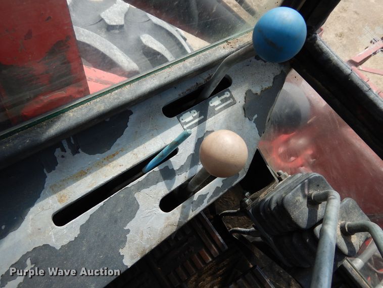 image for item DR1272 1985 Versatile 256 bi-directional tractor