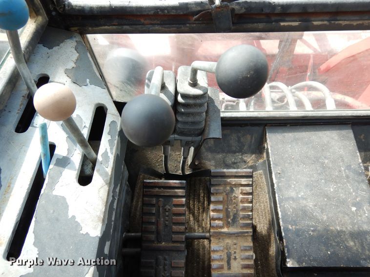 image for item DR1272 1985 Versatile 256 bi-directional tractor