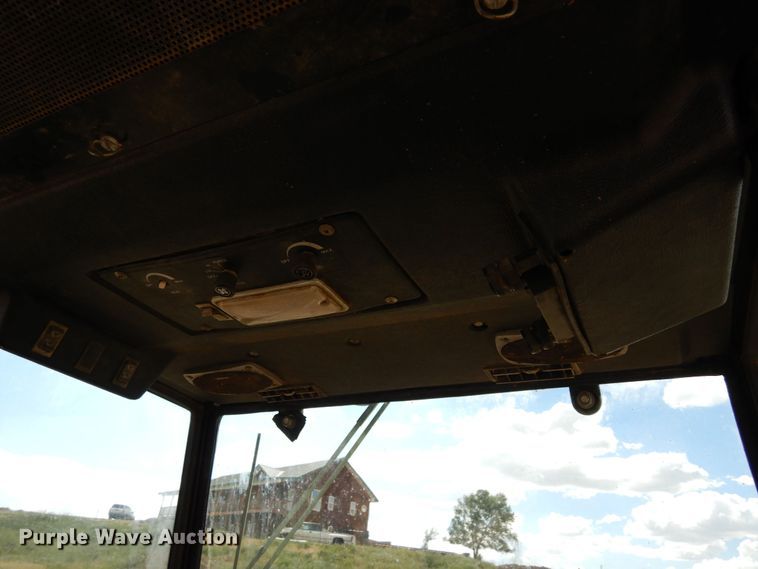 image for item DR1272 1985 Versatile 256 bi-directional tractor