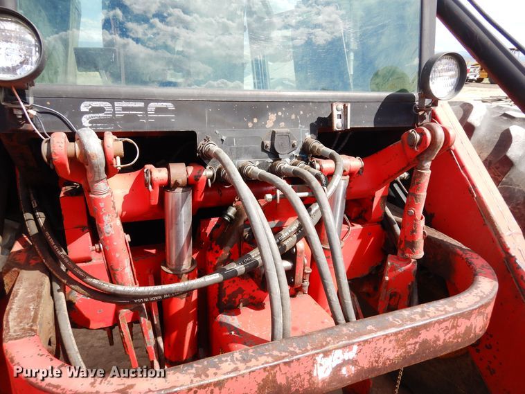 image for item DR1272 1985 Versatile 256 bi-directional tractor