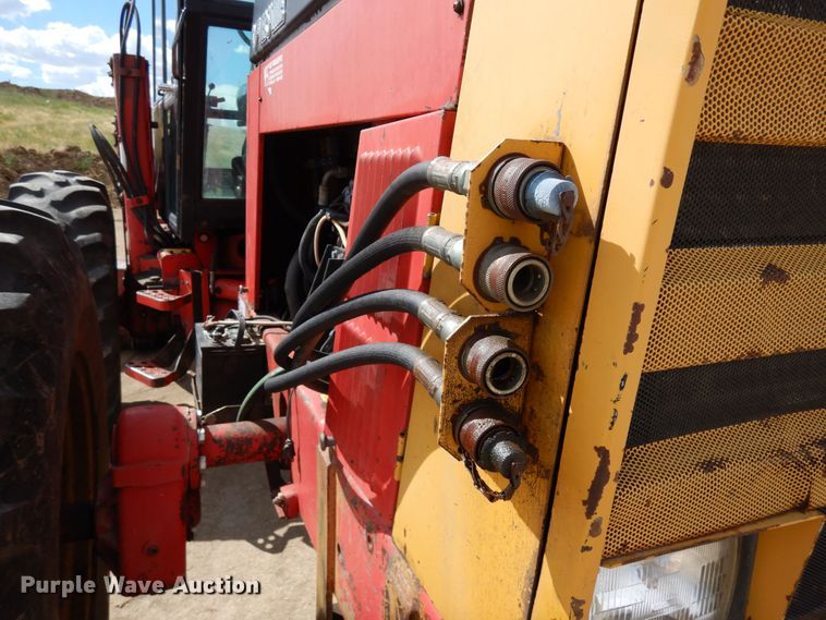 image for item DR1272 1985 Versatile 256 bi-directional tractor