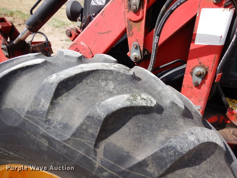 image for item DR1272 1985 Versatile 256 bi-directional tractor