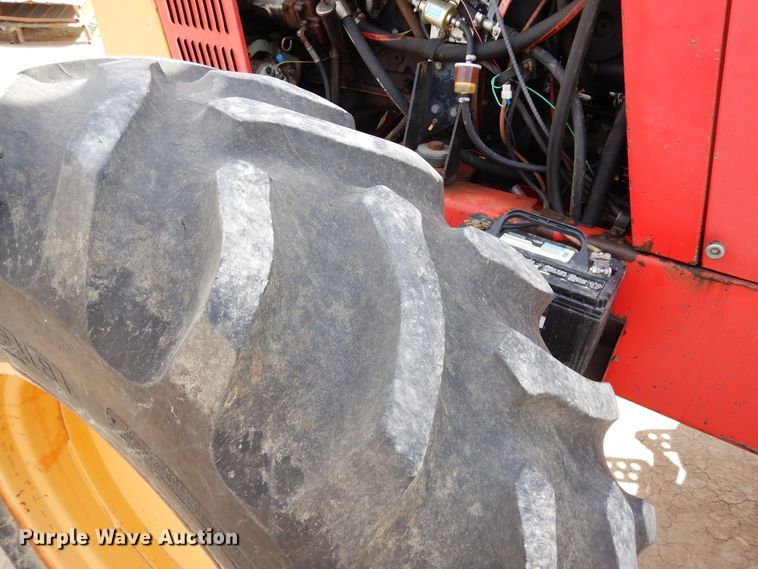 image for item DR1272 1985 Versatile 256 bi-directional tractor