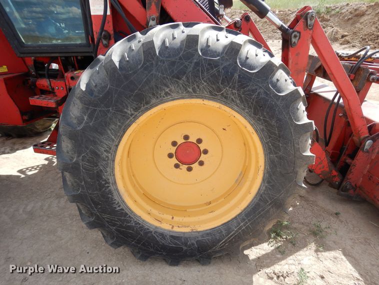 image for item DR1272 1985 Versatile 256 bi-directional tractor