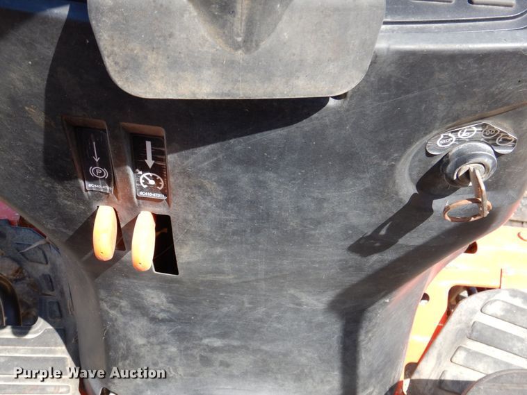 image for item DR1944 Kubota B2301  MFWD tractor