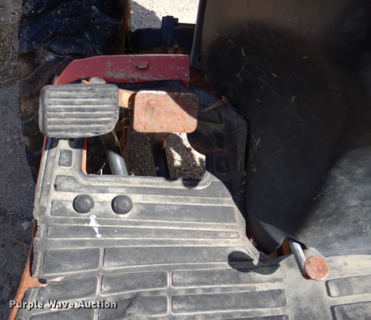 image for item DR1944 Kubota B2301  MFWD tractor