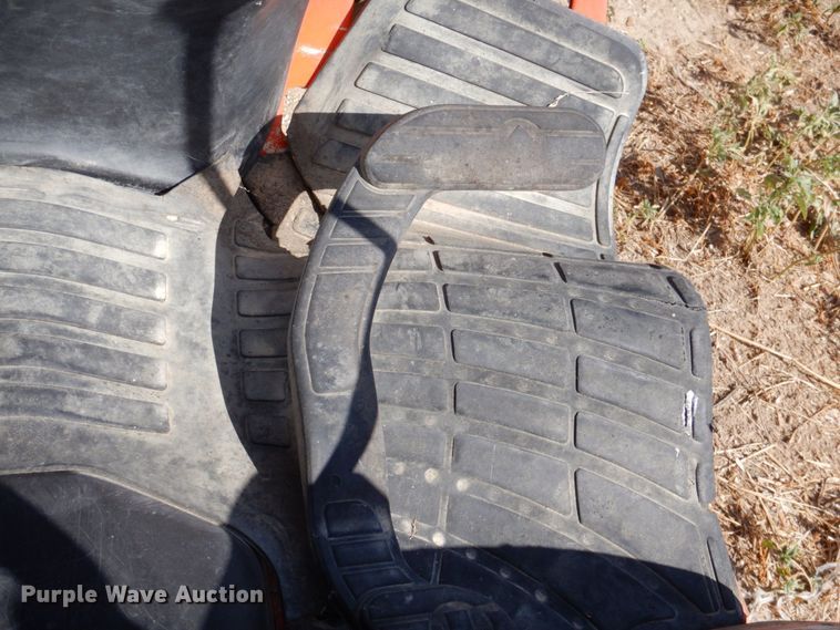 image for item DR1944 Kubota B2301  MFWD tractor