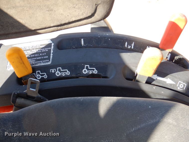 image for item DR1944 Kubota B2301  MFWD tractor