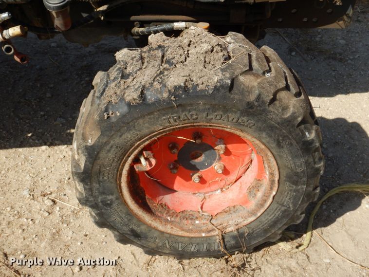 image for item DR1944 Kubota B2301  MFWD tractor