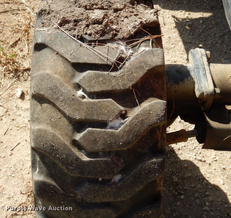 image for item DR1944 Kubota B2301  MFWD tractor