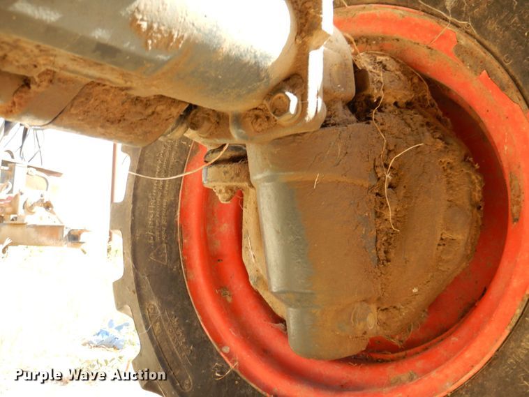 image for item DR1944 Kubota B2301  MFWD tractor