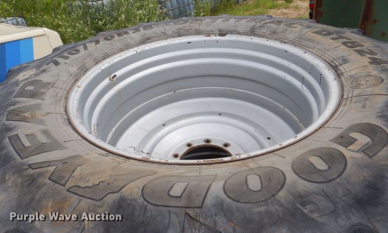 image for item DS8125 2005 Case STX375  4WD tractor