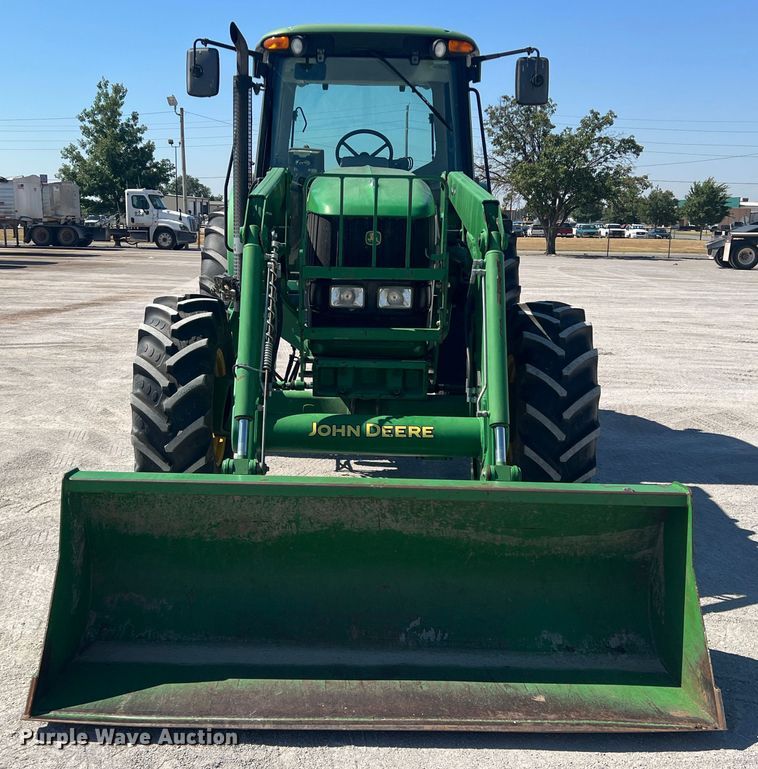 image for item DS8391 2012 John Deere 7230  MFWD tractor